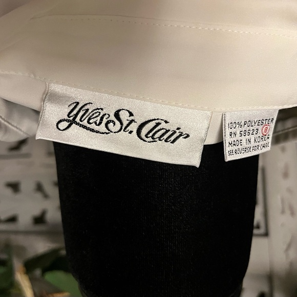 YVES St.CLAIR SIMPLY ELEGANT OFF WHITE SILKY BUTTON UP LONG SLEEVE TOP - Picture 8 of 9